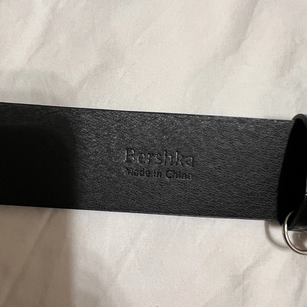 BERSHKA CHAIN BELT